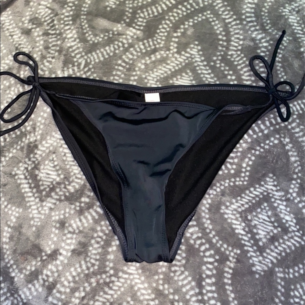 Black bikini bottoms